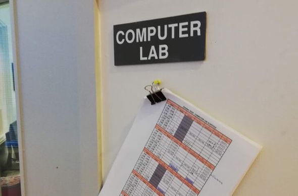 VanWest Collegeのコンピュータールーム